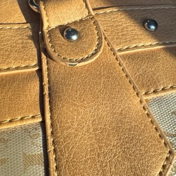 Guess G-logo Beige and Tan Shoulder Bag Double Strap - Picture 12 of 12